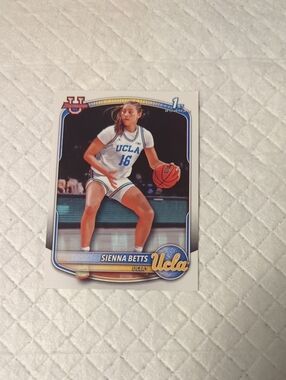 Topps Sienna Betts Card - Blue & White